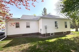 871 7th St, Dawson, MN 56232 - Photo 30