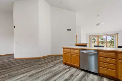 4233 93rd Avenue N, Brooklyn Park, MN 55443 - Photo 8