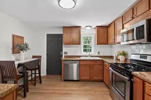 398 Banfil St, Saint Paul, MN 55102 - Photo 4