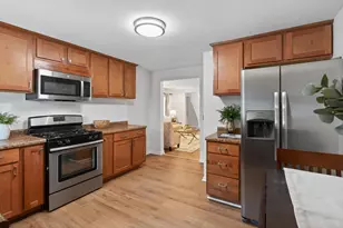 398 Banfil St, Saint Paul, MN 55102 - Photo 6
