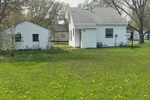 316 Central Ave, Madison, MN 56256 - Photo 2