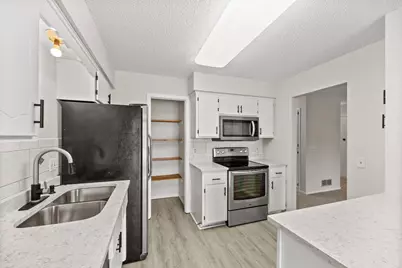 1049 Greenhaven Drive, Vadnais Heights, MN 55127 - Photo 6