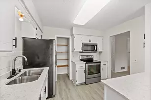 1049 Greenhaven Dr, Vadnais Heights, MN 55127 - Photo 6