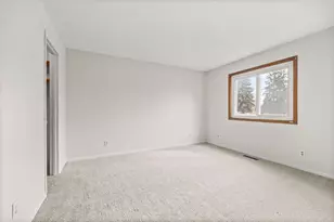 1049 Greenhaven Dr, Vadnais Heights, MN 55127 - Photo 12