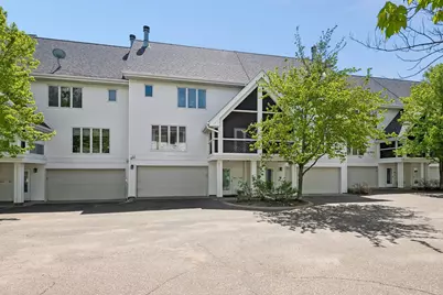 930 Dartmouth Place SE, Minneapolis, MN 55414 - Photo 2