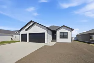 2232 44th St S, Moorhead, MN 56560 - Photo 2