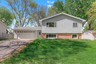 11724 67th Pl N, Maple Grove, MN 55369 - Photo 1