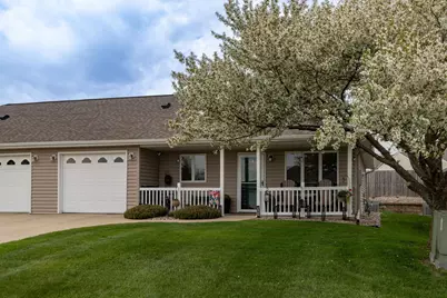 217 Clubhouse Drive NE, Stewartville, MN 55976 - Photo 2