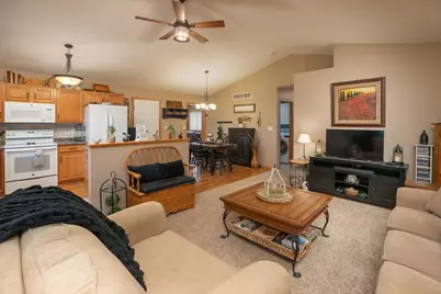 217 Clubhouse Drive NE, Stewartville, MN 55976 - Photo 6