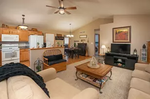 217 Clubhouse Dr NE, Stewartville, MN 55976 - Photo 6