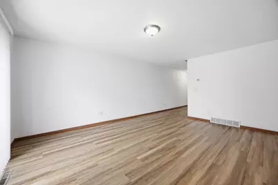 4257 Estate Drive S, Fargo, ND 58104 - Photo 6