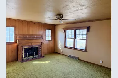 816 Clausen Avenue, Albert Lea, MN 56007 - Photo 6
