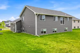 422 Bluebird Dr NW, Isanti, MN 55040 - Photo 36