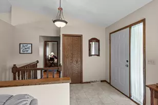 1286 Limestone Dr S, Shakopee, MN 55379 - Photo 4