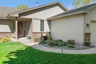1286 Limestone Drive S, Shakopee, MN 55379 - Photo 2