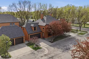 1415 W Gateway Cir S, Fargo,  58103 - Photo 2
