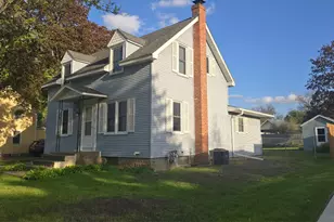 309 12th St W, Hastings, MN 55033 - Photo 2