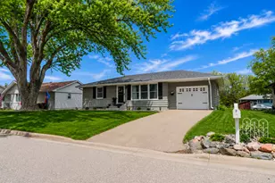 212 Sunset Dr, Jordan, MN 55352 - Photo 1