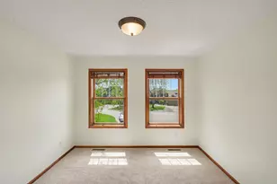 2350 Fawn Hill Ct, Chanhassen, MN 55317 - Photo 20