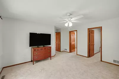 2350 Fawn Hill Court, Chanhassen, MN 55317 - Photo 14