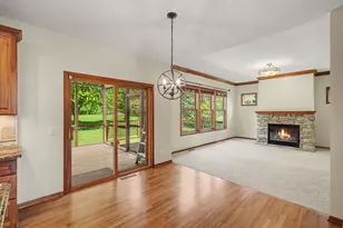 2350 Fawn Hill Ct, Chanhassen, MN 55317 - Photo 14