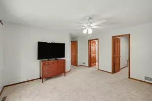 2350 Fawn Hill Ct, Chanhassen, MN 55317 - Photo 16