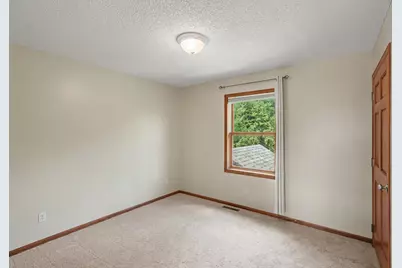 2350 Fawn Hill Court, Chanhassen, MN 55317 - Photo 18