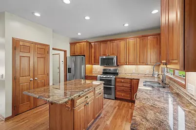 2350 Fawn Hill Court, Chanhassen, MN 55317 - Photo 10