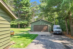 5649 Rebecca Ln, Minnetonka, MN 55345 - Photo 2