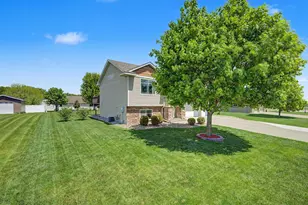 401 10th St SE, Freeport, MN 56331 - Photo 4