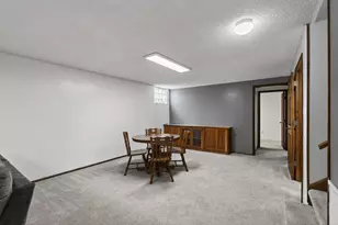 10340 York Ln, Bloomington, MN 55431 - Photo 32