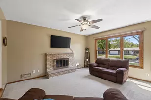 10340 York Ln, Bloomington, MN 55431 - Photo 6