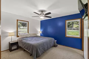 10340 York Ln, Bloomington, MN 55431 - Photo 18
