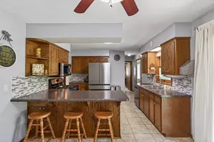 10340 York Ln, Bloomington, MN 55431 - Photo 14