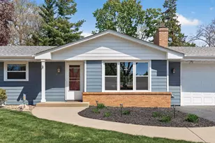 10340 York Ln, Bloomington, MN 55431 - Photo 4