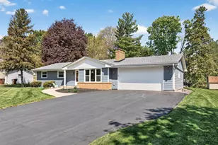 10340 York Ln, Bloomington, MN 55431 - Photo 2