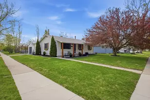 1802 18th St S, Moorhead, MN 56560 - Photo 2
