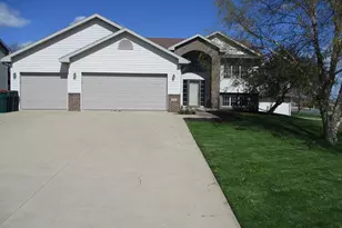 125 Sandstone Dr NW, Eyota, MN 55934 - Photo 2