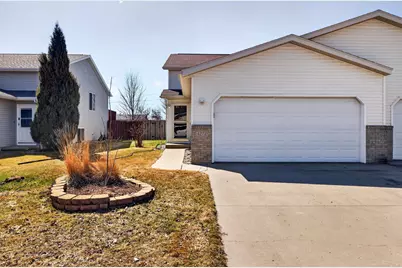4272 39 1/2 Avenue S, Fargo, ND 58104 - Photo 2