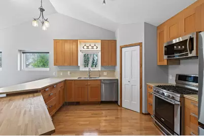 13593 Embry Way, Apple Valley, MN 55124 - Photo 8