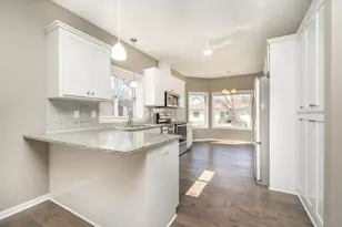 469 Roundhouse St, Shakopee, MN 55379 - Photo 8