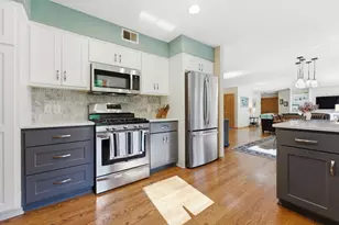 1646 Mayfield Heights Rd, Mendota Heights, MN 55118 - Photo 6