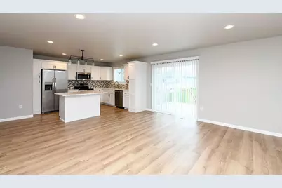 7301 26th Street S, Fargo, ND 58104 - Photo 6