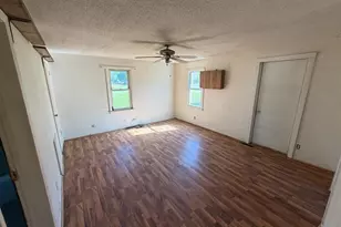 321 Rice Street S, Kasota, MN 56050 - Photo 6