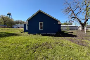 321 Rice Street S, Kasota, MN 56050 - Photo 2