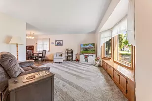 813 Sprague Street N, Caledonia, MN 55921 - Photo 2