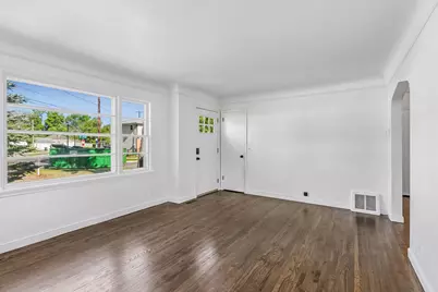 4618 Thomas Avenue N, Minneapolis, MN 55412 - Photo 8