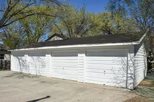 915 9th St S, Fargo,  58103 - Photo 8