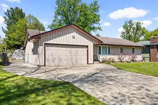 2298 Pleasant View Dr, New Brighton, MN 55112 - Photo 2