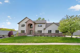 2719 Rocky Creek Ln NE, Rochester, MN 55906 - Photo 2